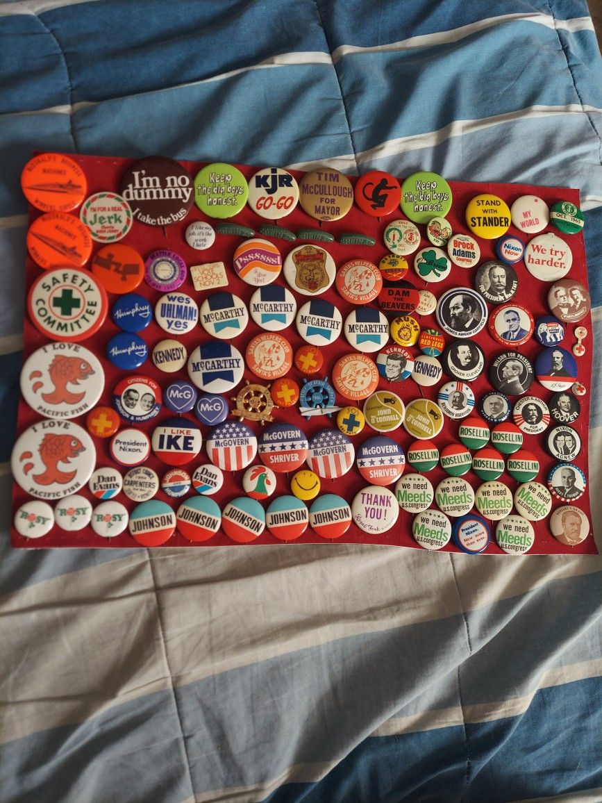 Grouping Lot Of 112 Pinback Buttons