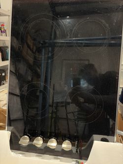Miele 30” Electric Cooktop – 4 Burners – Used – Works