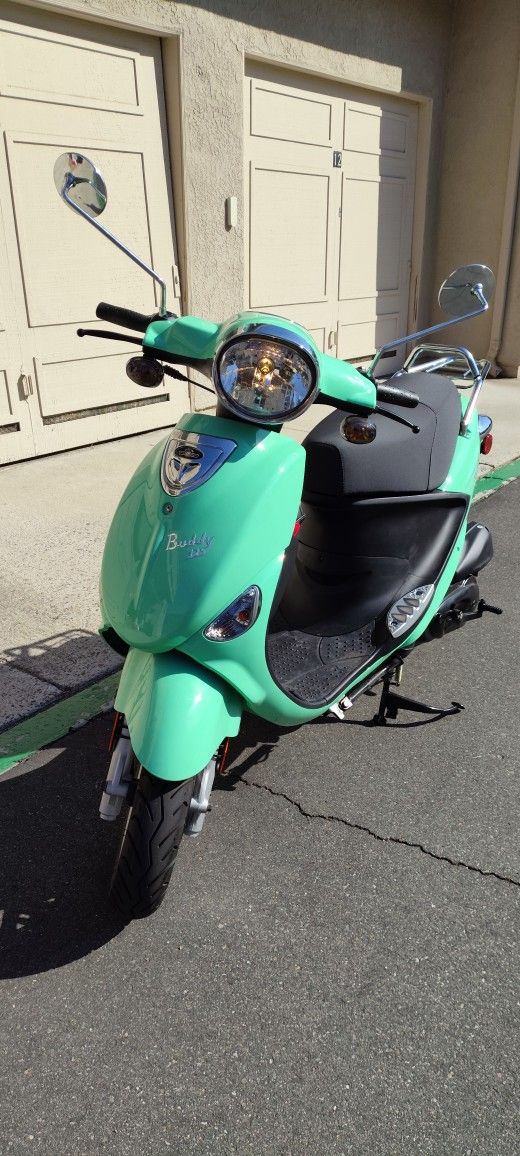 2023 Genuine Buddy 125cc Gas Scooter