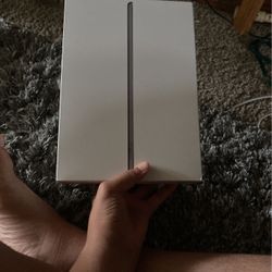 iPad 7 Generation WiFi  Box