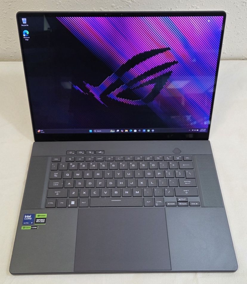 ASUS ROG Zephyrus G16 16" OLED 240Hz Intel Core Ultra 9 185H-RTX 4070-16GB
