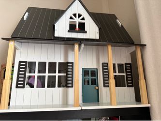 Farmstyle Dollhouse with Accessories