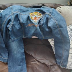 Ed Hardy Women's Two Piece  Denim Outfit Embossed With Tiger On Back Of Jeans  And Front Of Jacket . 11/12 Jeans XL Jacket Embossed With Tiger 