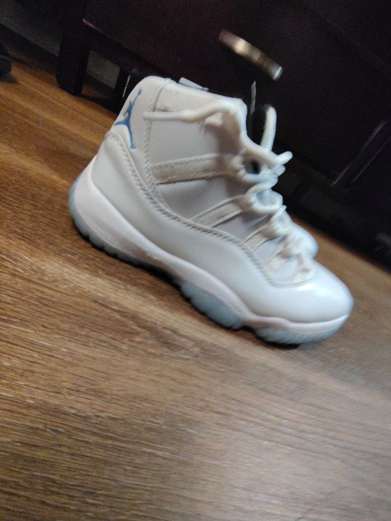Jordan 11 Legend Blue