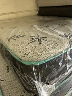 Queen Plush Pillow Top
