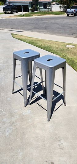 Set of 2 metal stools