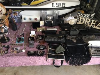 Purse handbag jewelry gold silver