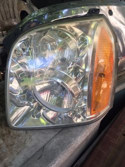 2007 - 2013 Yukon Left / Driver side Headlight OEM