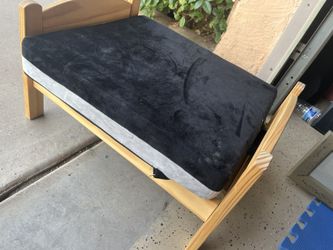 Small Dog Bed 2x2 “20$”