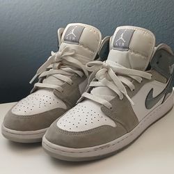 Jordan 1 Mid SE