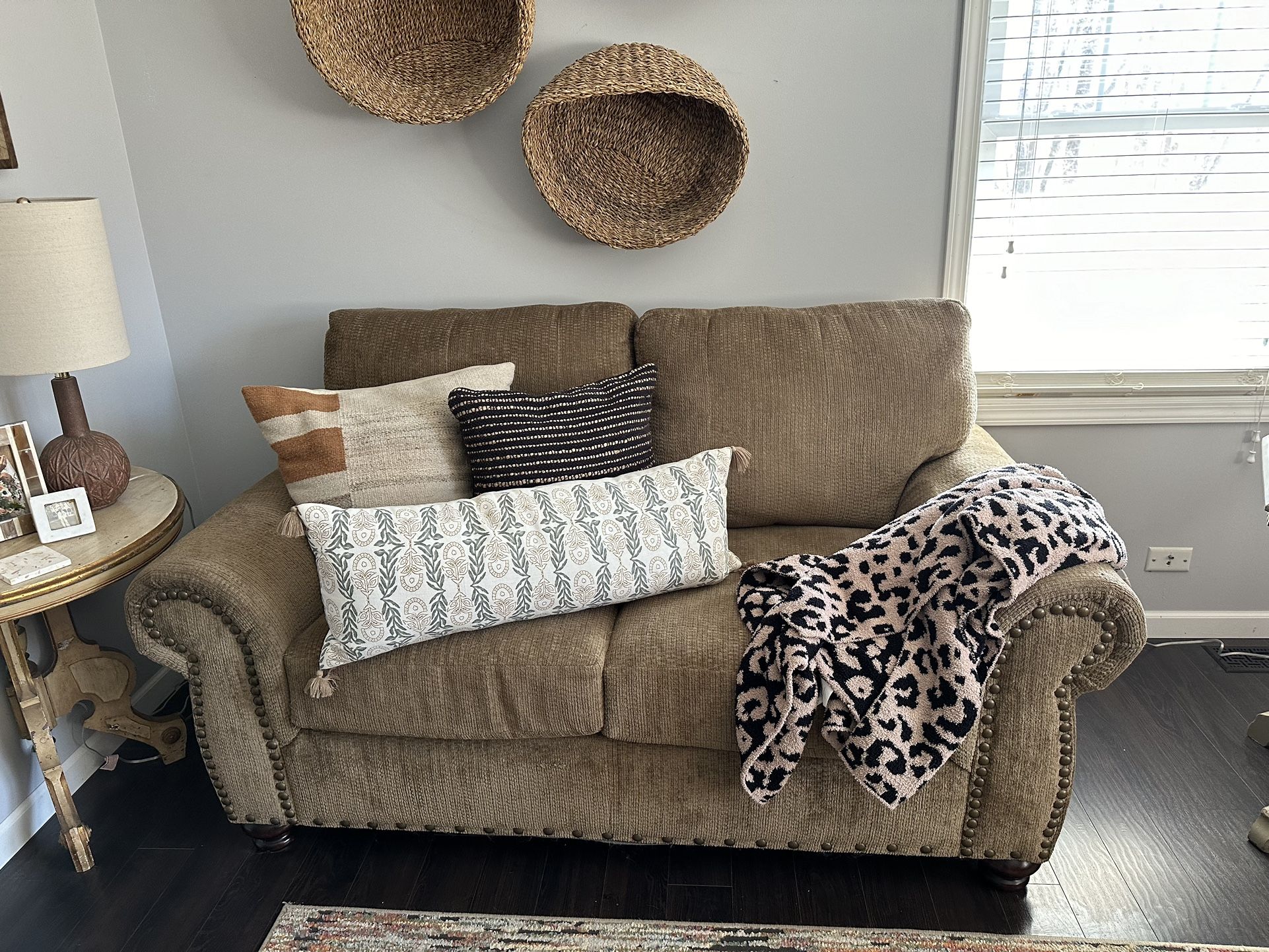 Sofa/Loveseat