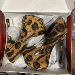 Liliana Platform Heels Pumps Size 6.5 Leopard Animal Print