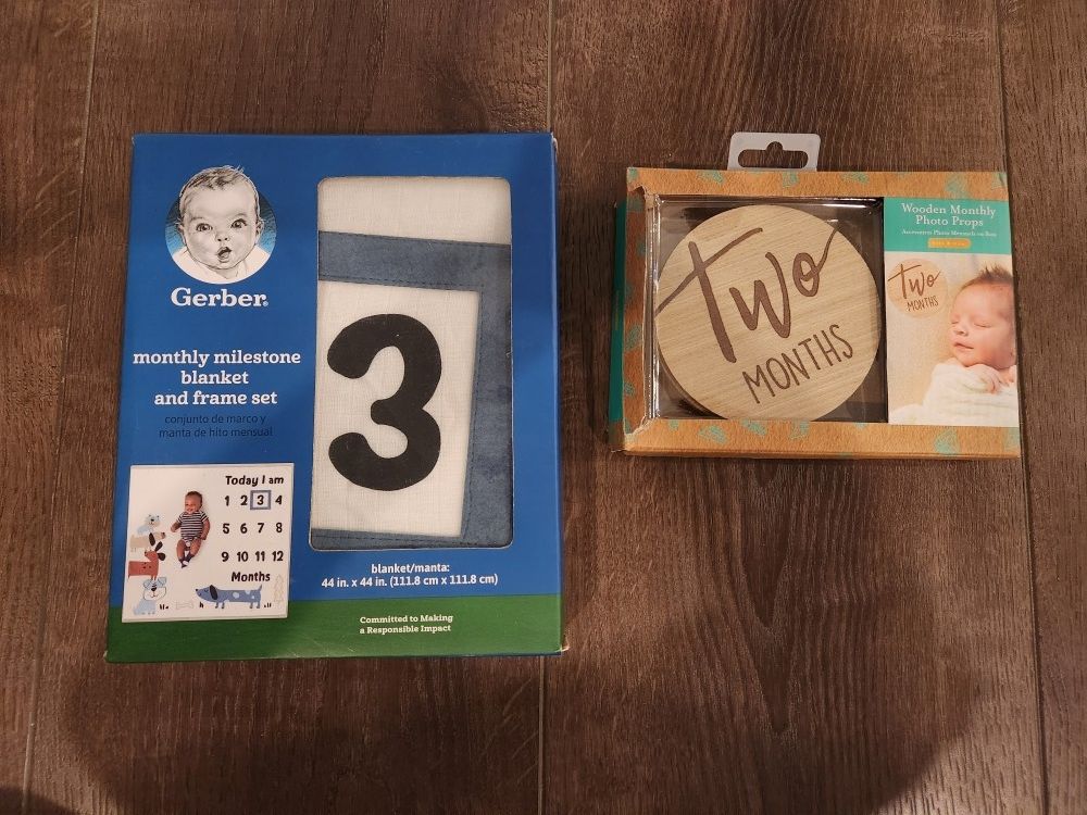 Kate & Milo Baby Monthly Milestone Marker Discs &Gerber Baby Boy Milestone Blanket & Frame Set, new