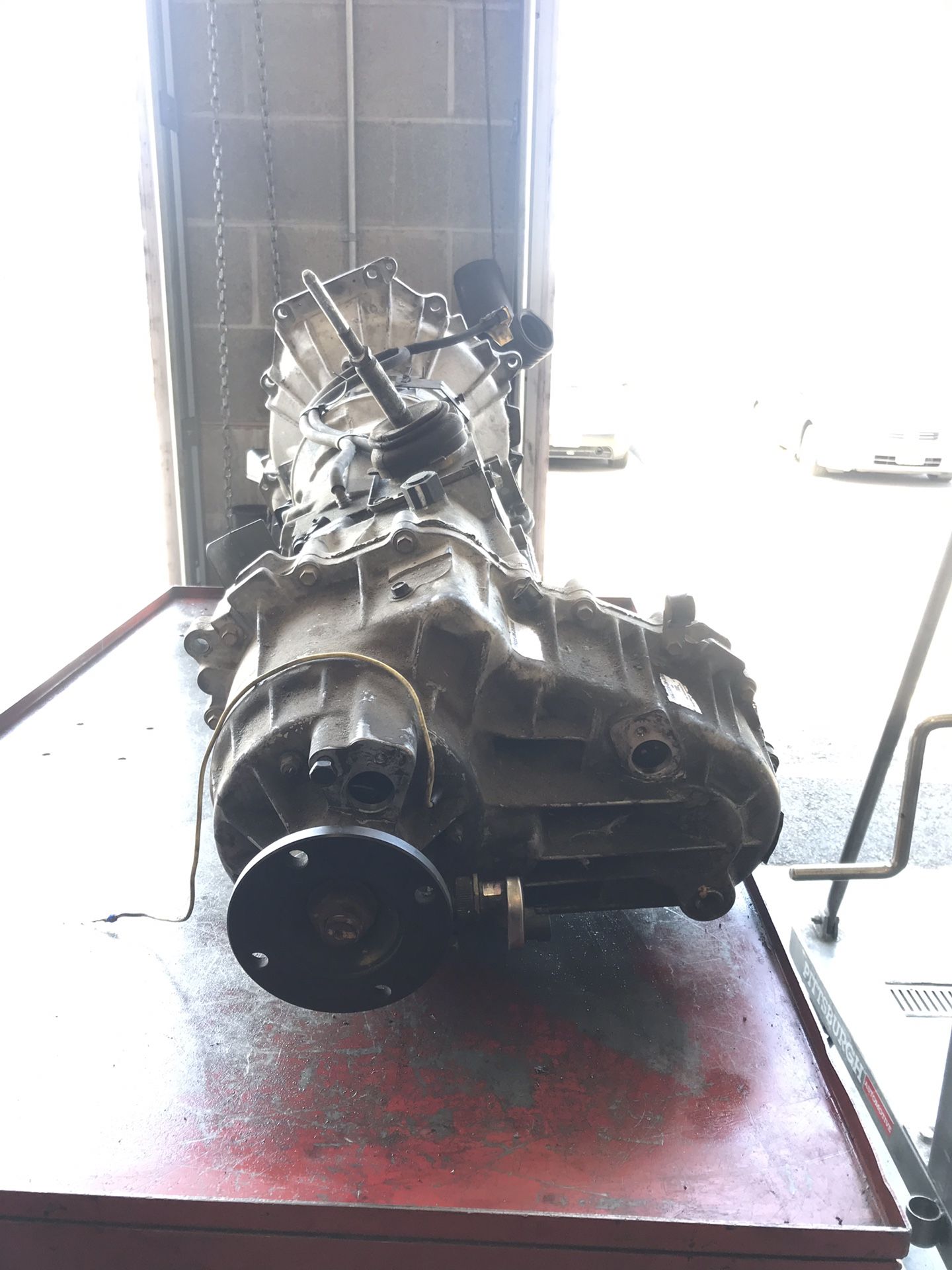 2001 Isuzu trooper transmission with transfer case for Sale in Renton