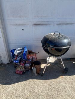 Weber Charcoal BBQ with Tons of Extras