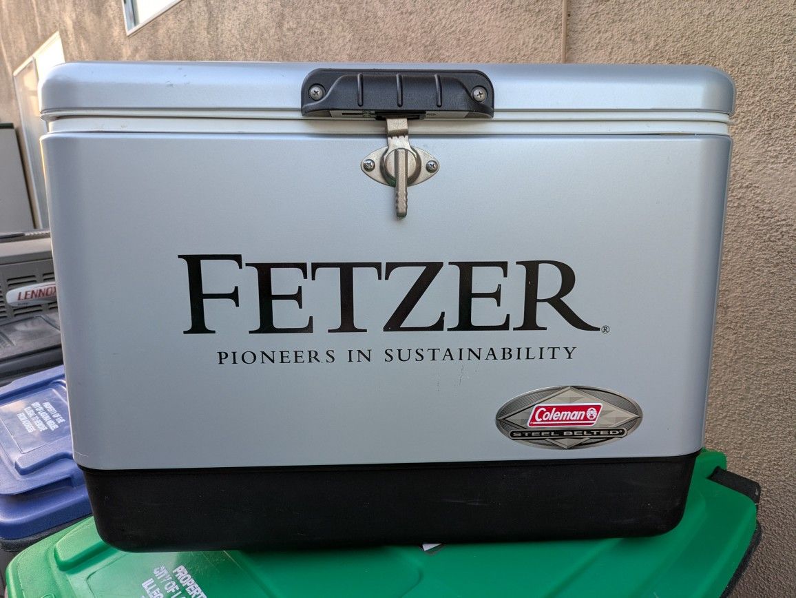 VTG COLEMAN "FETZER" ICE CHEST COOLER "LIKE NEW"