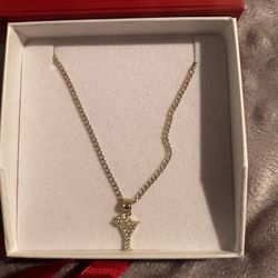 Gold Chain With Initial/ Cadena De Oro Con Inicial 