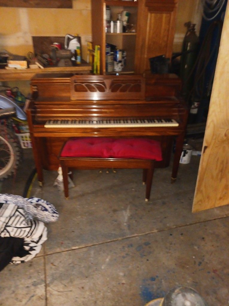 Sohmer 42-in Upright Piano