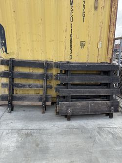 Stake bed side gates