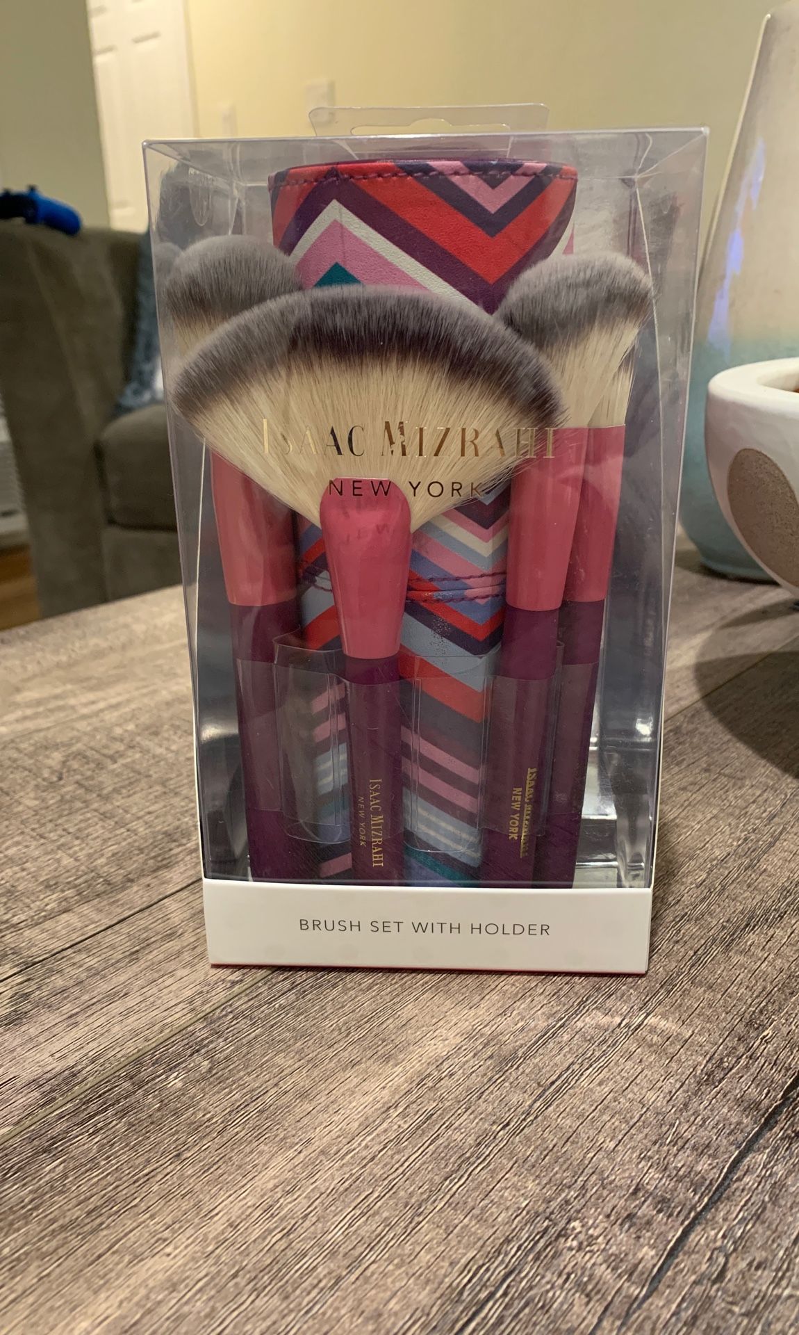ISAAC MIZRAHI makeup brushes