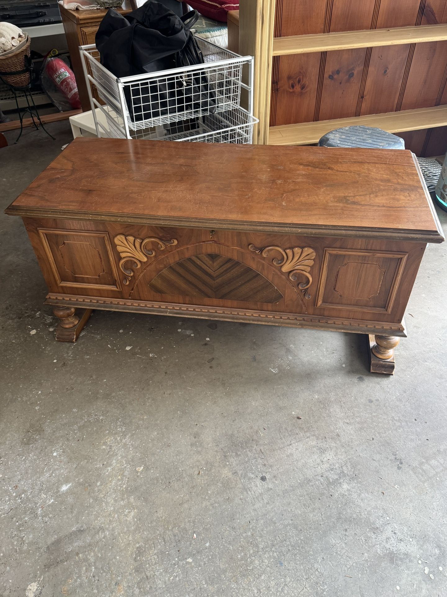 Wooden Chest “Cavalier”