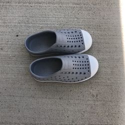 Native Kids Shoes Size 10