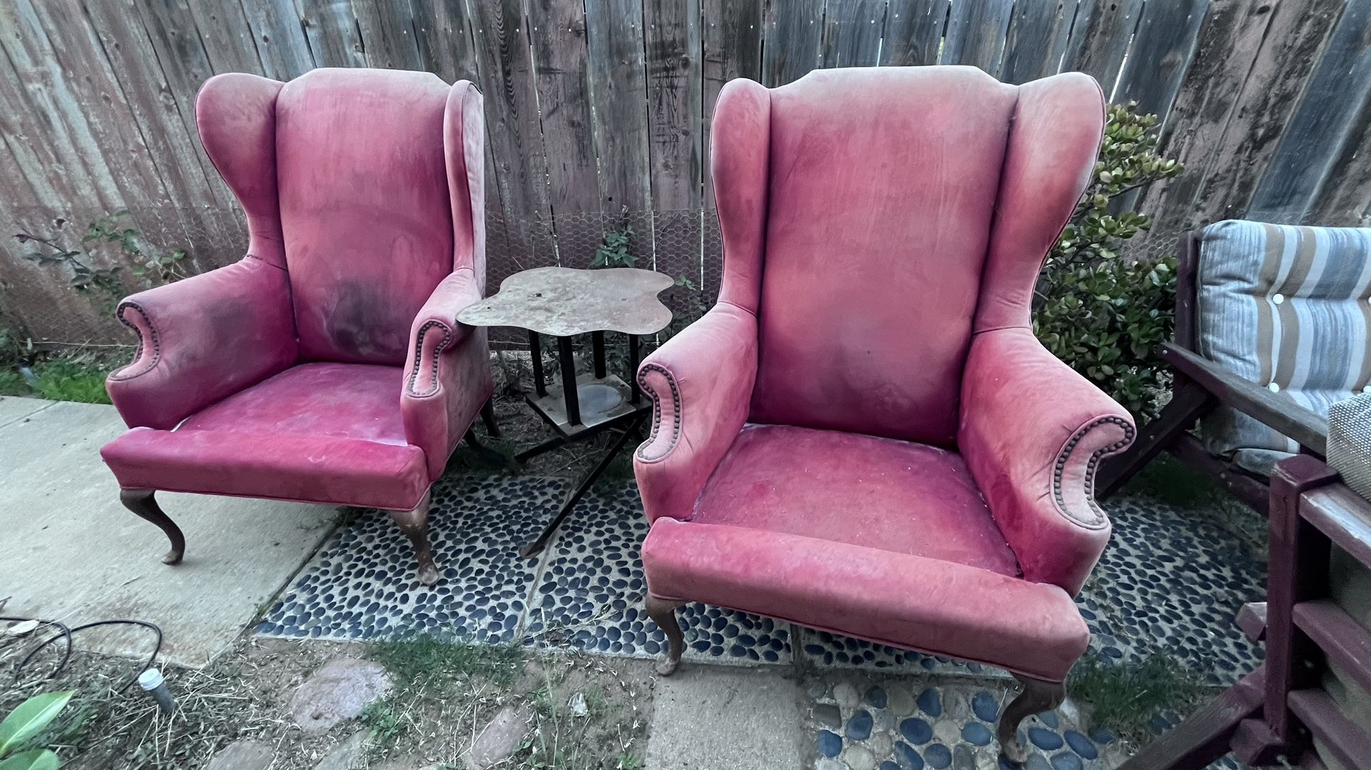 Free Table And Chairs 
