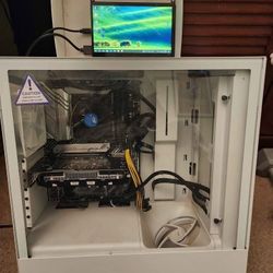 NZXT PC, GTX 1050 TI, 7" Raspberry Pi Screen, Keyboard, Intel Pentium Gold, Corsair 8GB, PNY 120GB