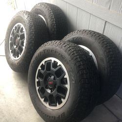 New 2025 0-miles Tacoma TRD Off KRoad 265 70 R 17” BF Goodrich A/T Fitment 2021-2025. $900  Set  Will Sell Separately. 