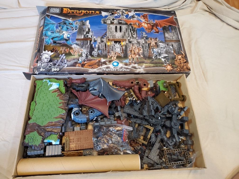 Mega Bloks Dragons 9890 Warriors Fortress