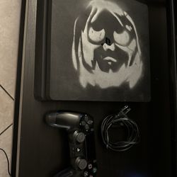 PS4 Slim 