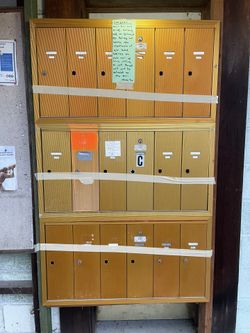 8 recessed vertical mailboxes cluster