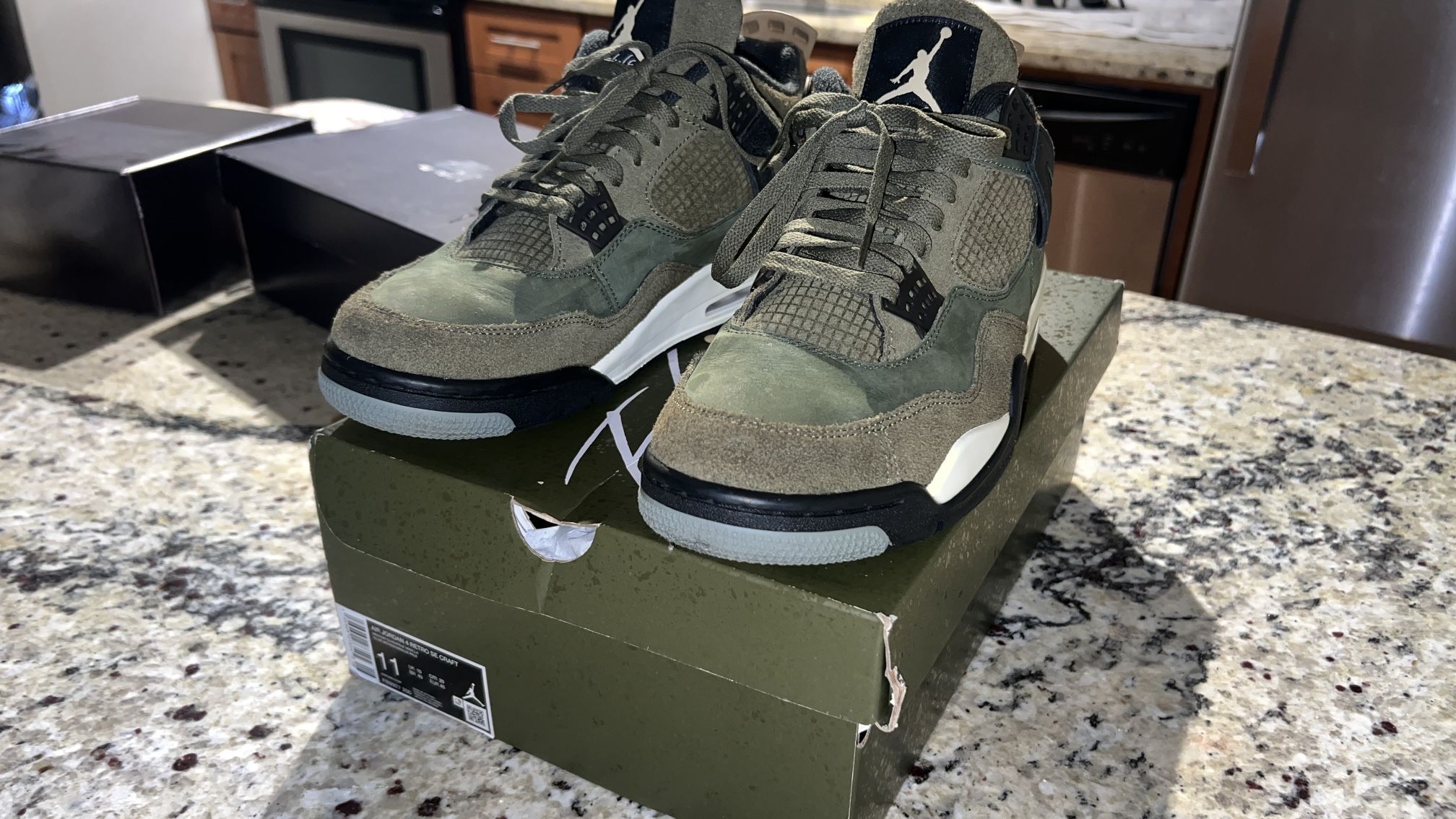 JORDAN 4 RETRO