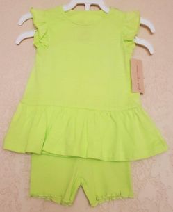 NWT. FIRST IMPRESSIONS Baby Girls 2-Pc Set