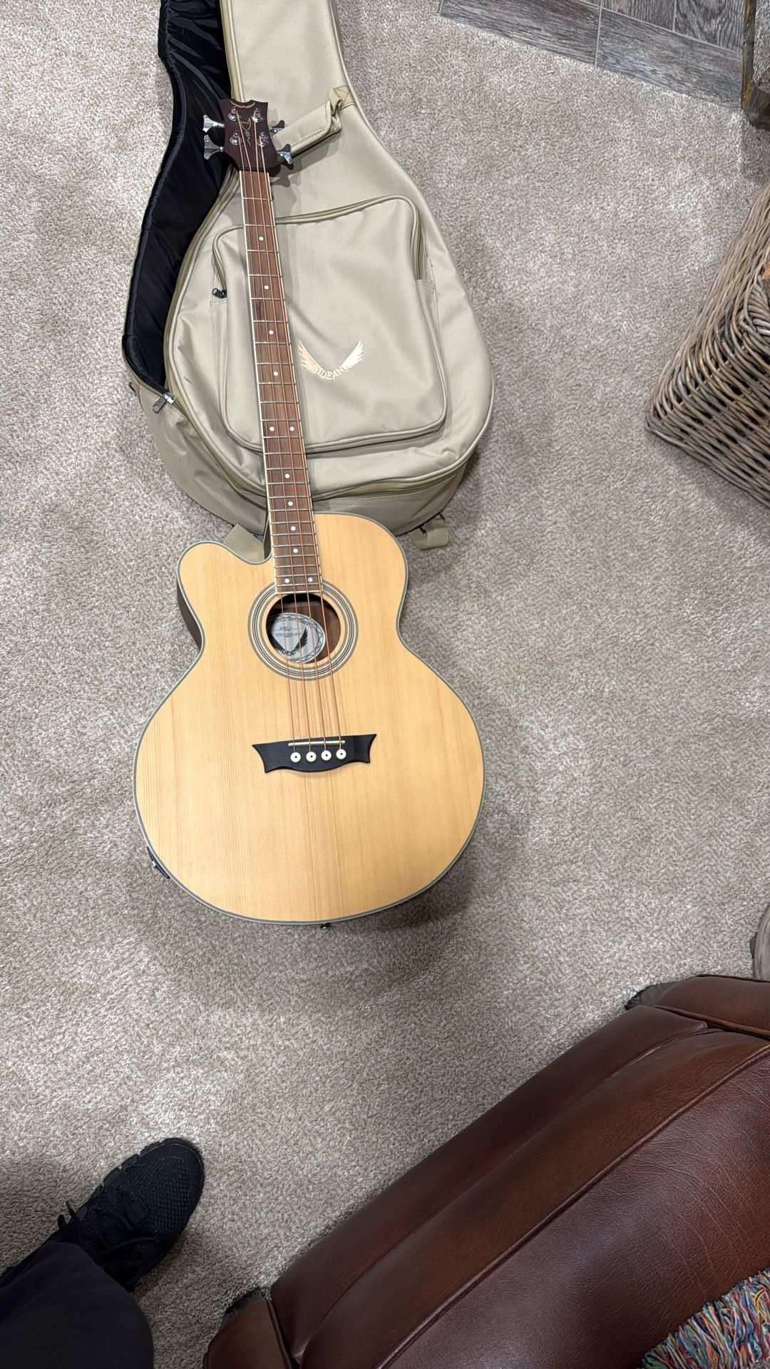 Acoustic Base Guitar