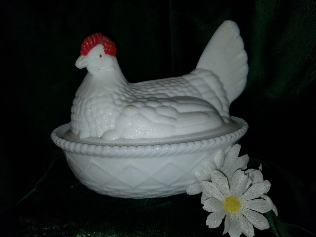 Hen on a nest Vintage Candy Dish
