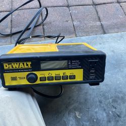 Dewalt 30 Amp Battery Charger 