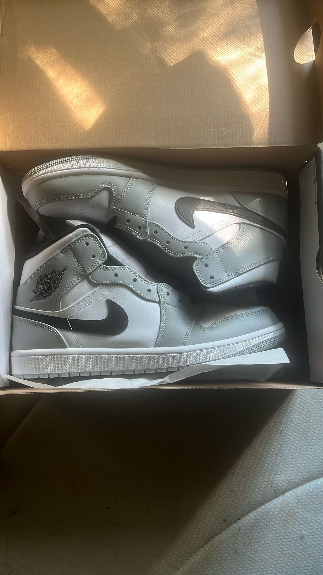 Air Jordan 1 Mids Grey And White 