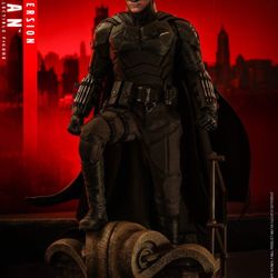 The Batman Hot Toys 1/6 Scale Figure Deluxe Edition 