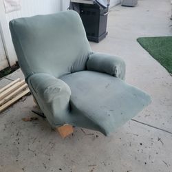 Recliner Chair pick up only