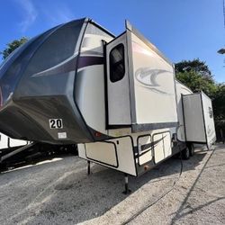 2016 Wildwood Heritage Glen 286RL fifth wheel 