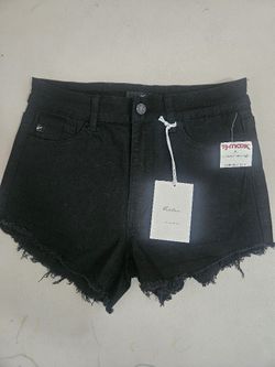 KanCan Shorts Black Cutoffs Mid Rise Shortie Fringe Stretch Denim Woman’s Sz 28
