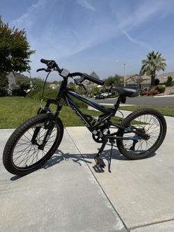 Hyper Shocker 20 - Blue/Black. In Good condition.