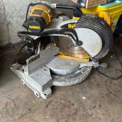 Dewalt Saw