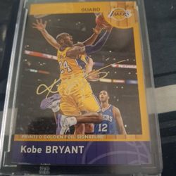 2013 PANINI KOBE BRYANT SIGNED CARD 1 OF 10