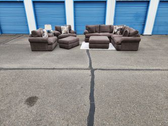 Down Feathered Sectional Sofa + 2 Matching Chairs + 2 Ottoman FREE DELIVERY