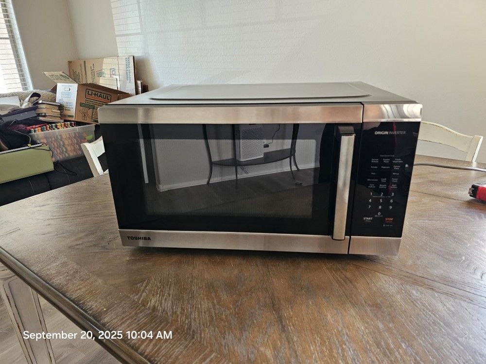 📢 For Sale: Toshiba Origin Inverter Microwave – 1200W, Stainless Steel