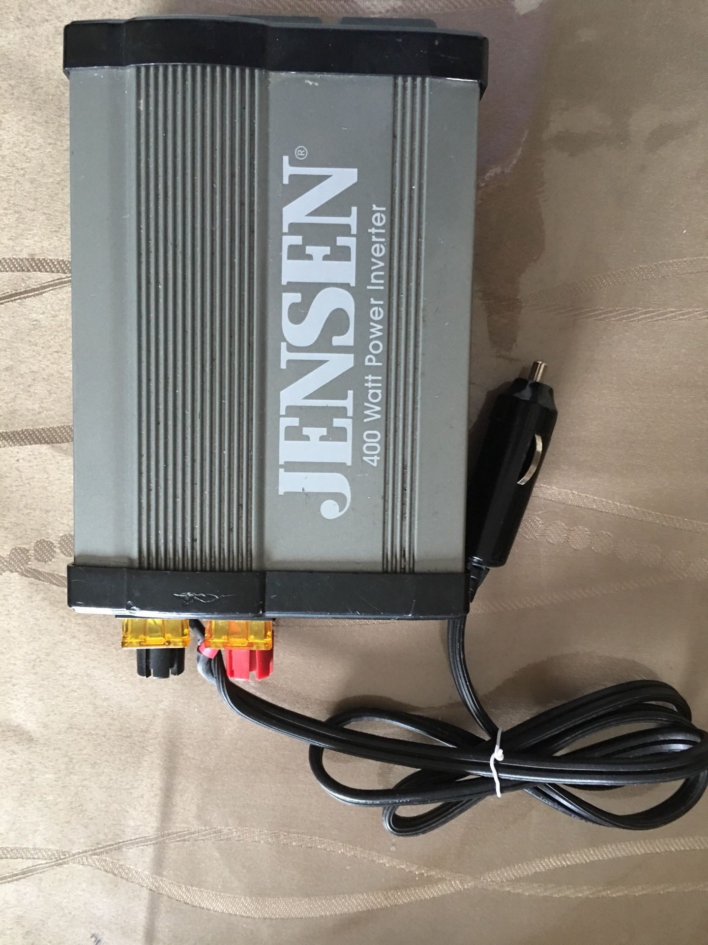 Jensen Car 400 Watt Power Inverter