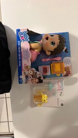 Baby Alive Lil Snacks Doll with Perfectly Cute Magic Sippy Set