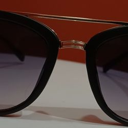 TAHARI Women's Th559 Round 100% Uv400 Protective Aviator Pilot Sunglasses. Elegant Gifts for Her, 53 Mm  